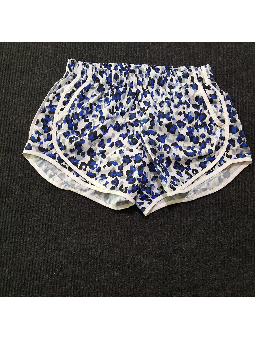 Calvin Klein Women's Blue and Black Leopard Print Athletic Shorts Size M